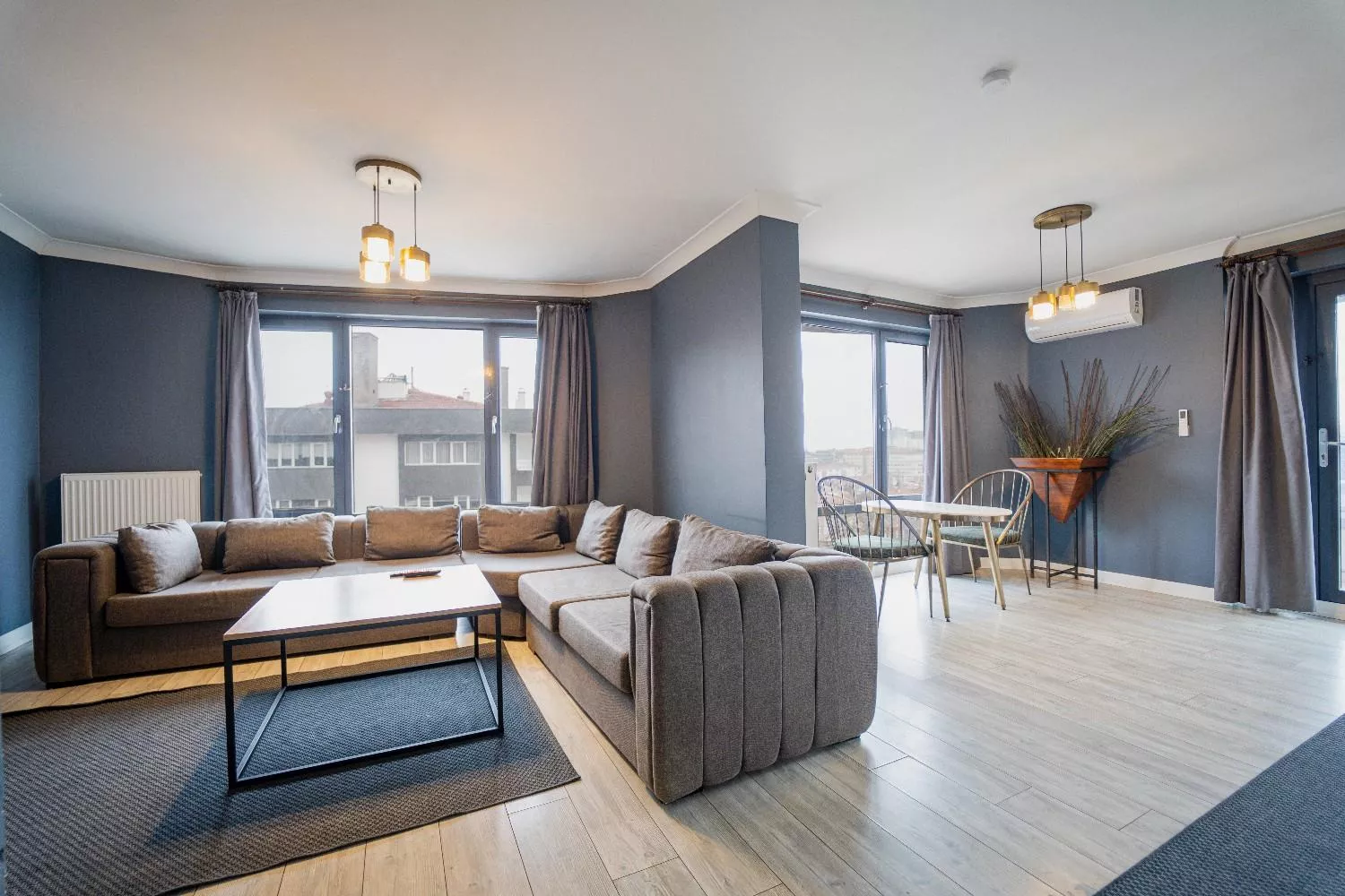 Deluxe Duplex - 1